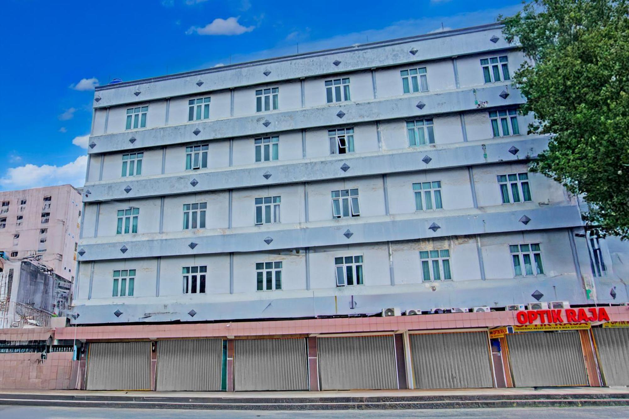 Townhouse Oak Palembang Near Jembatan Ampera Formerly Azzura Hotel Extérieur photo