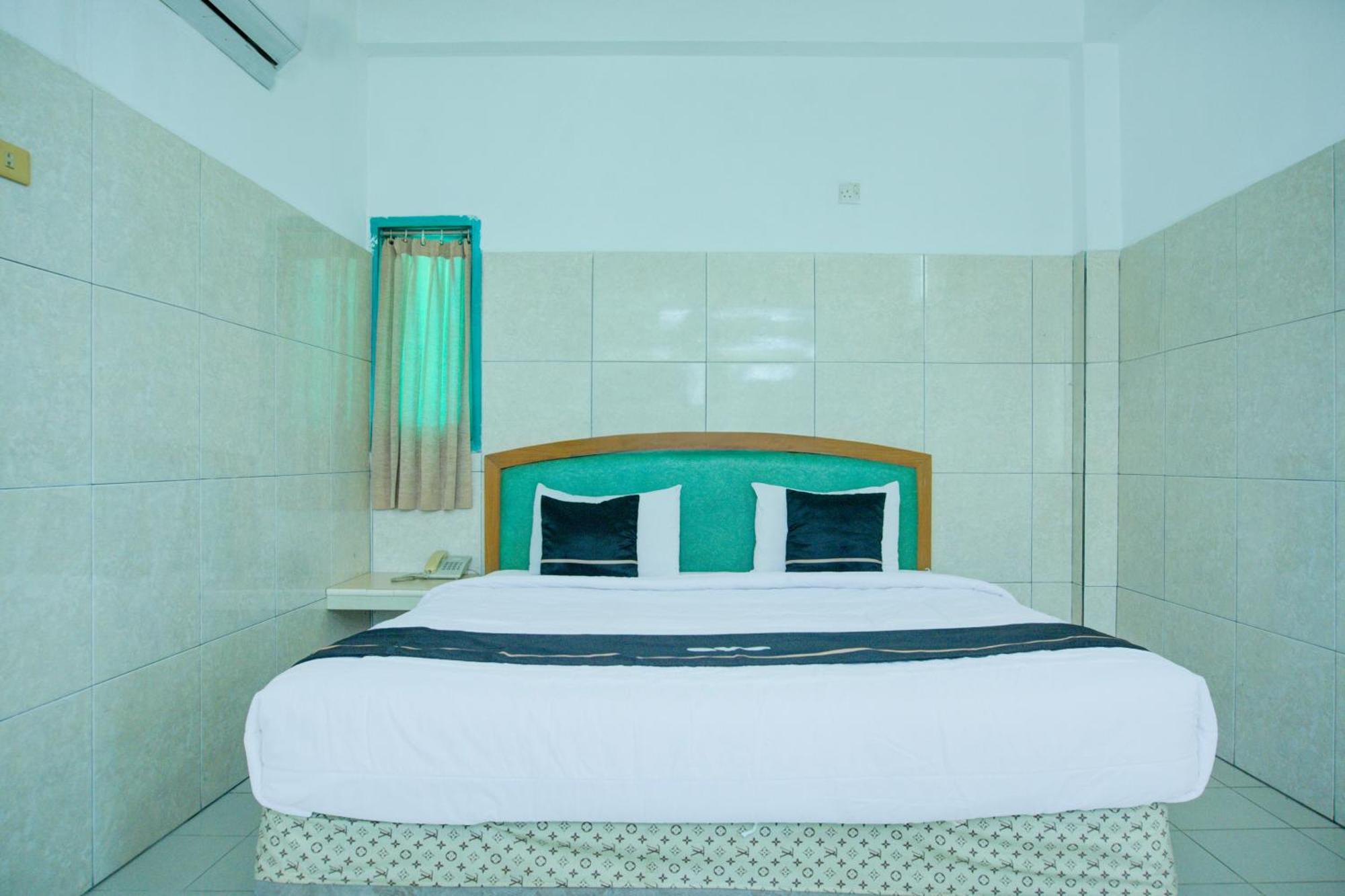Townhouse Oak Palembang Near Jembatan Ampera Formerly Azzura Hotel Extérieur photo