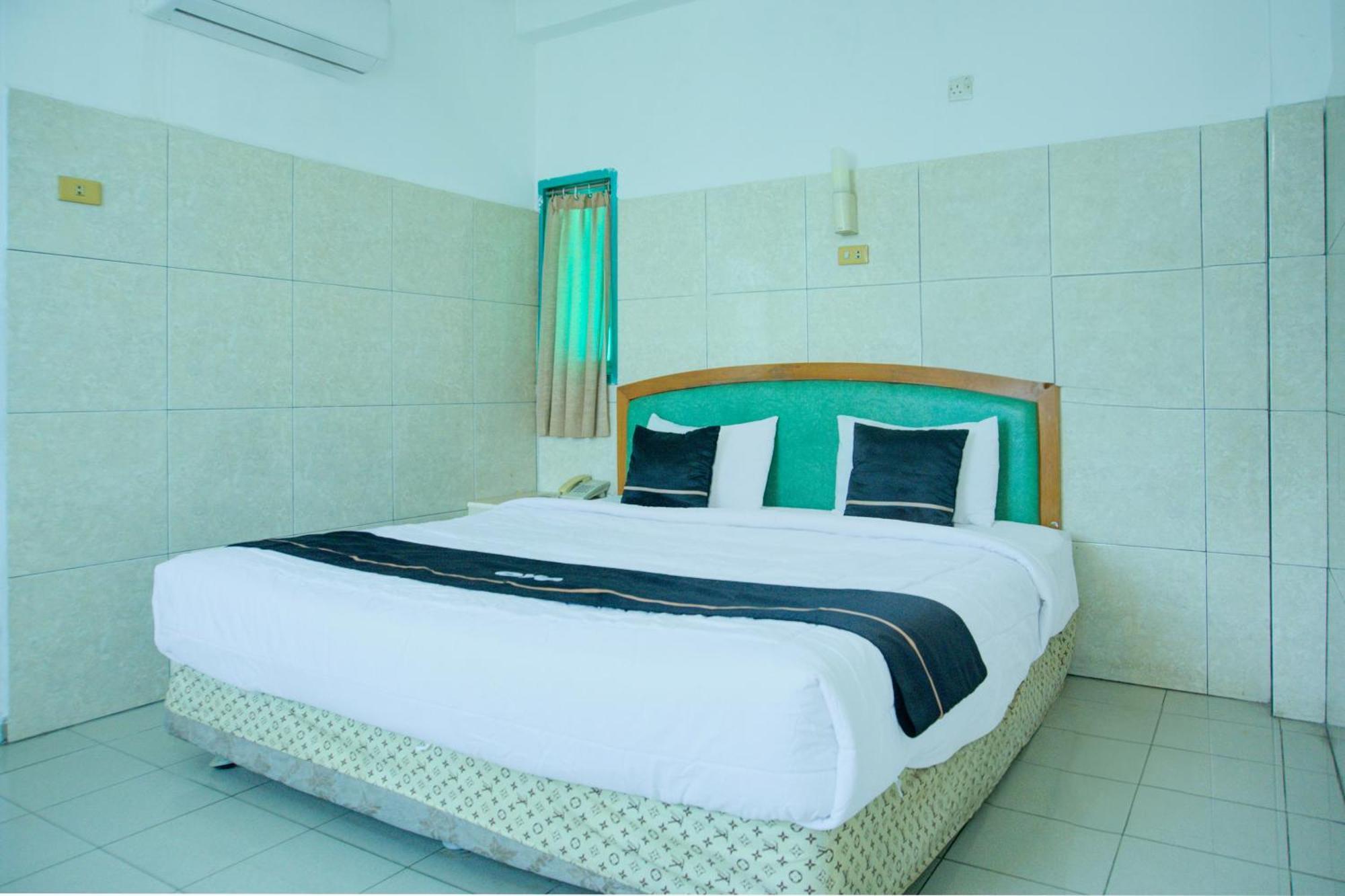 Townhouse Oak Palembang Near Jembatan Ampera Formerly Azzura Hotel Extérieur photo