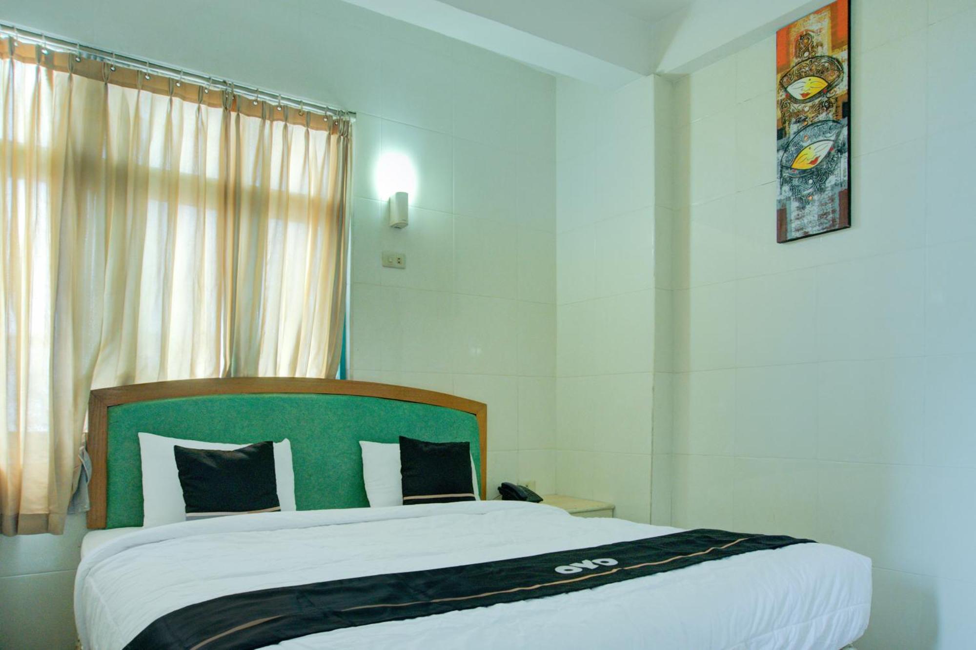 Townhouse Oak Palembang Near Jembatan Ampera Formerly Azzura Hotel Extérieur photo