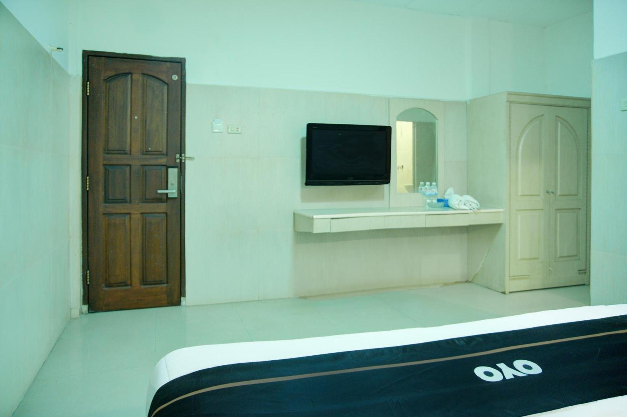 Townhouse Oak Palembang Near Jembatan Ampera Formerly Azzura Hotel Extérieur photo